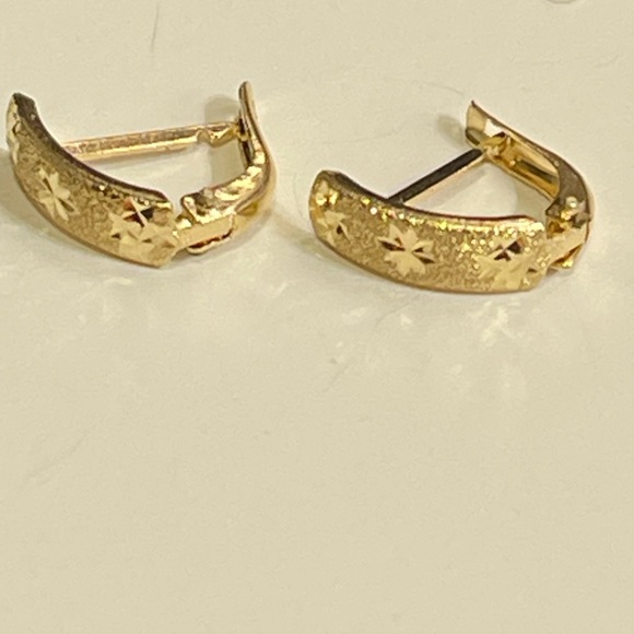 18 k Earrings hoop style , 0.93 grams of gold. - Picture 2 of 6